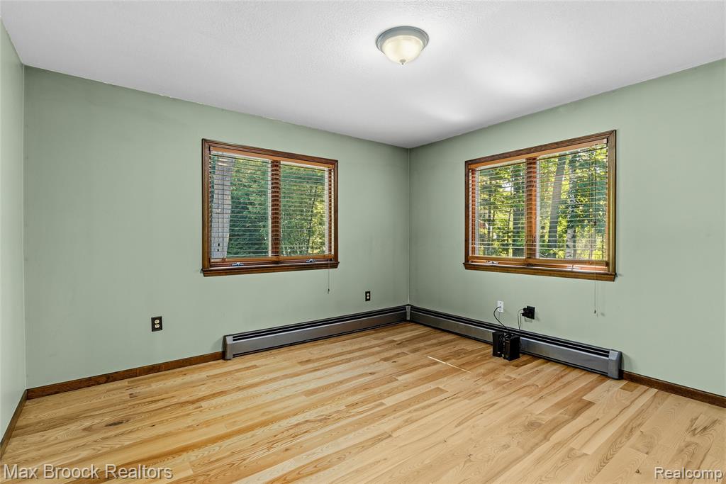 892 Barnes Lake Road Columbiaville, MI 48421 - Photo 15 of 85