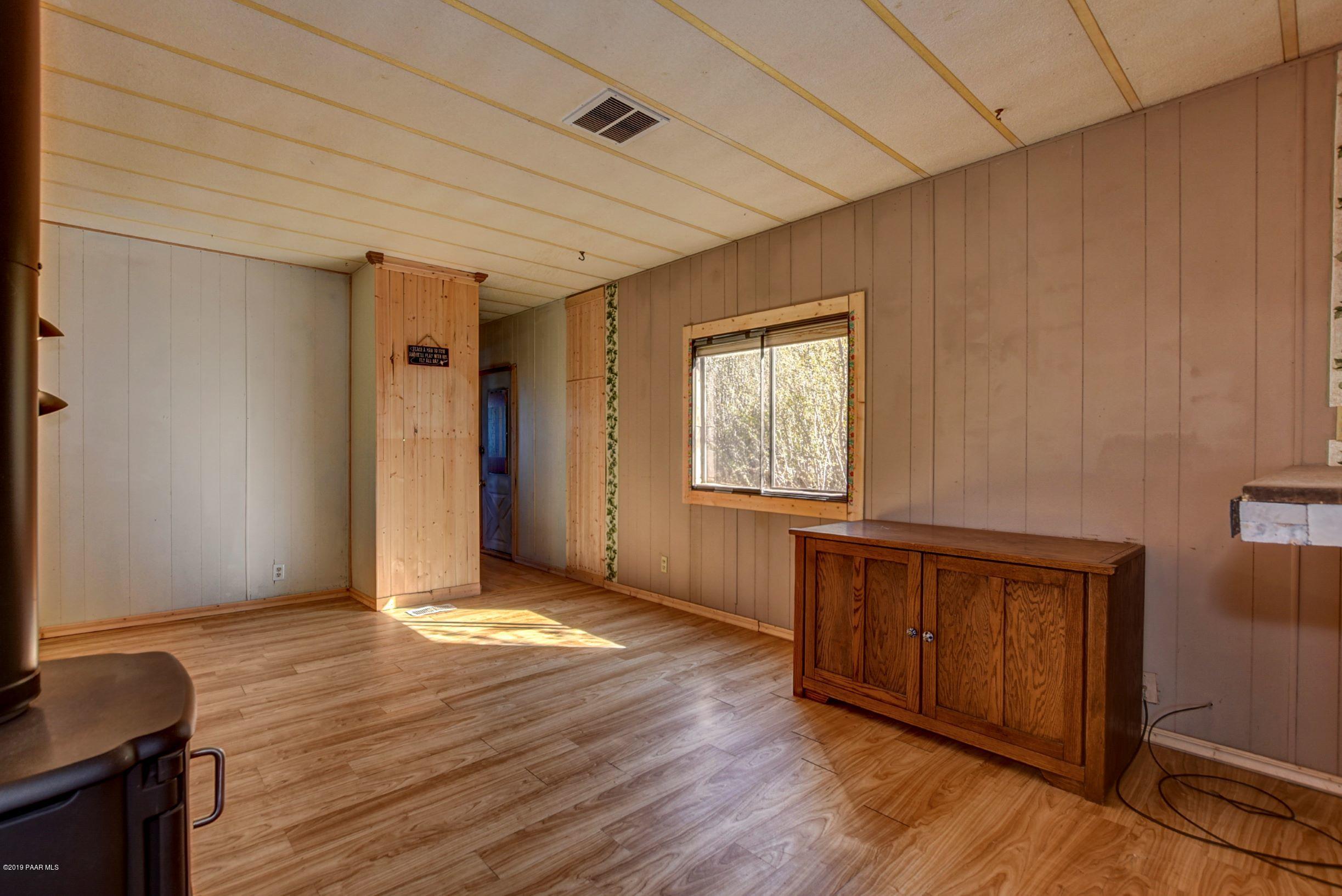 1710 Butterfield Road Prescott, AZ 86303 - Photo 5 of 25 21 Living Room 2