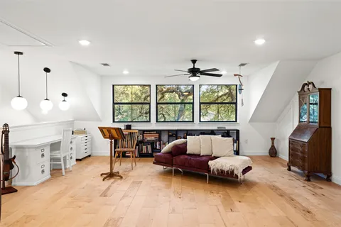 $1,690,110 | 10721 Fountainbleu Circle, Austin, TX 78750