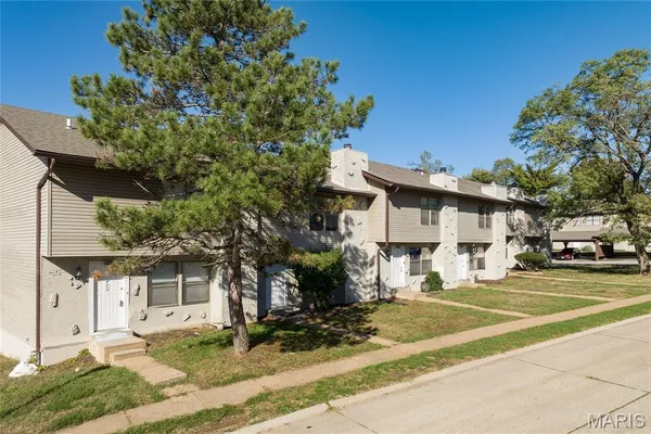 $2,300,000 | 233 Northport Hills Drive, Florissant, MO 63033