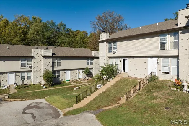 $2,600,000 | 233 Northport Hills Drive, Florissant, MO 63033