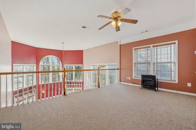 a view of a livingroom with furniture