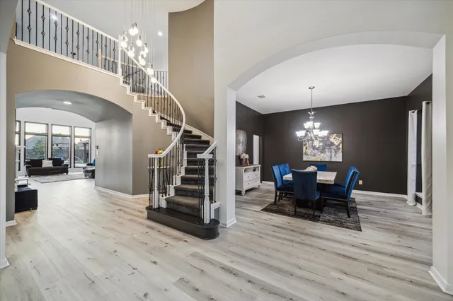 a view of a livingroom with furniture and a livingroom