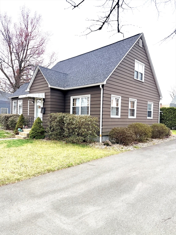 22 Felicia Street Springfield, MA 01104 - Photo 3 of 33