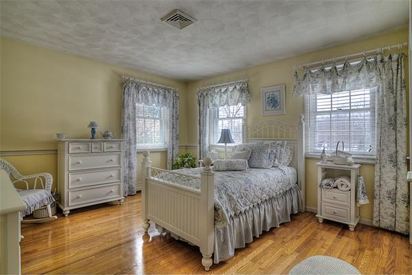 18 Spruce Road North Reading, MA 01864 - Photo 27 of 30 Gallery Image 27