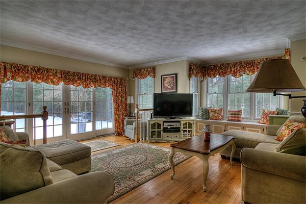 18 Spruce Road North Reading, MA 01864 - Photo 9 of 30 Gallery Image 9