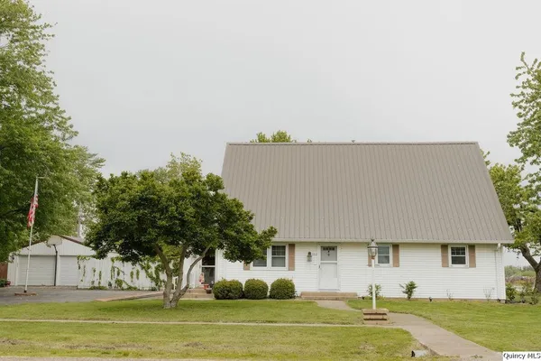 $205,000 | 100 Adams Street, Coatsburg, IL 62325