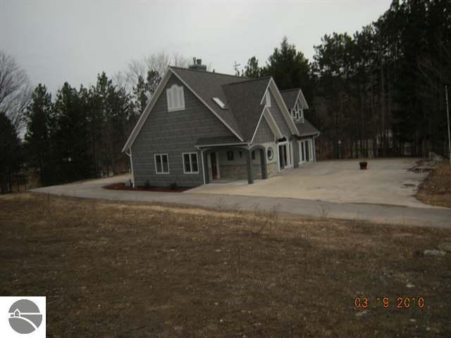 9185 East Hoxie Road Cedar, MI 49621 - Photo 2 of 15 1717608-1.JPG