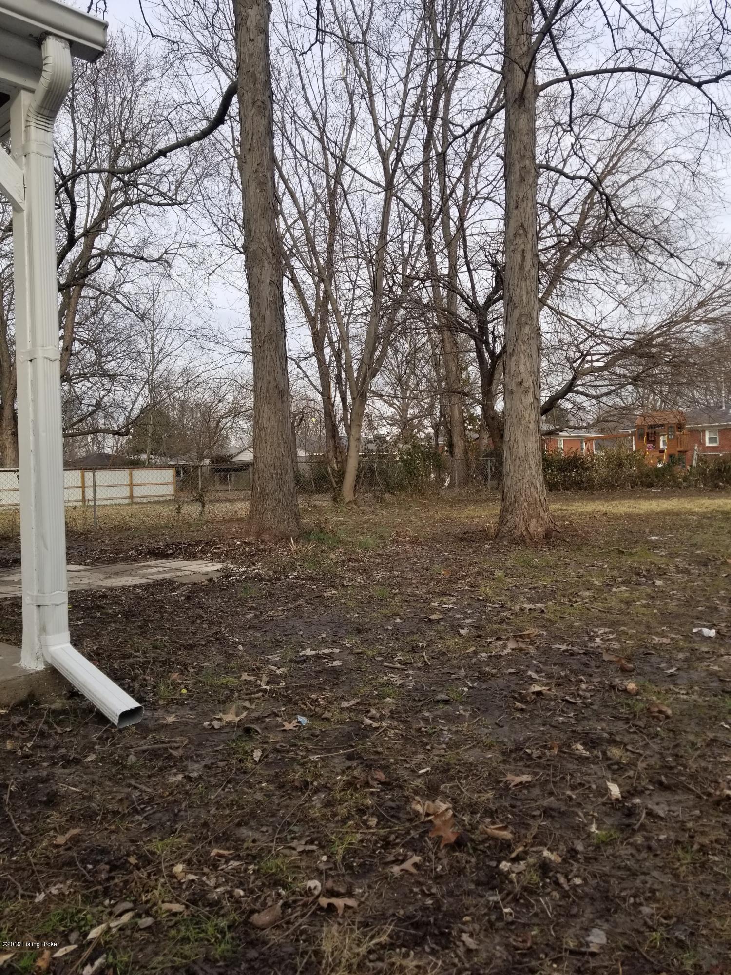 8525 Robbins Road Louisville, KY 40258 - Photo 19 of 48 20190103_153857