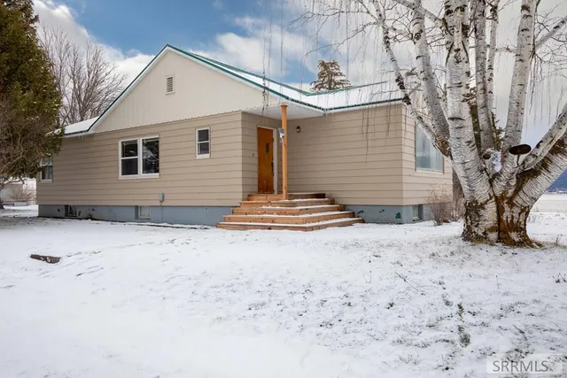 $990,000 | 2226 Irwin N Road, Irwin, ID 83428