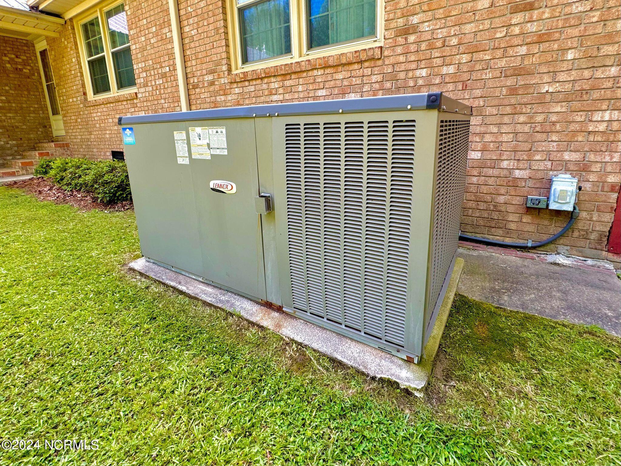 2007 Hardee Road Kinston, NC 28504 - Photo 17 of 58 445591119_824293275741290_85631537783146