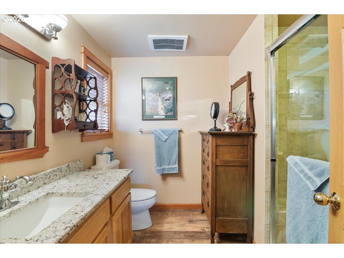 210 South 2nd Street Carlton, OR 97111 - Photo 25 of 48 En Suite Bathroom