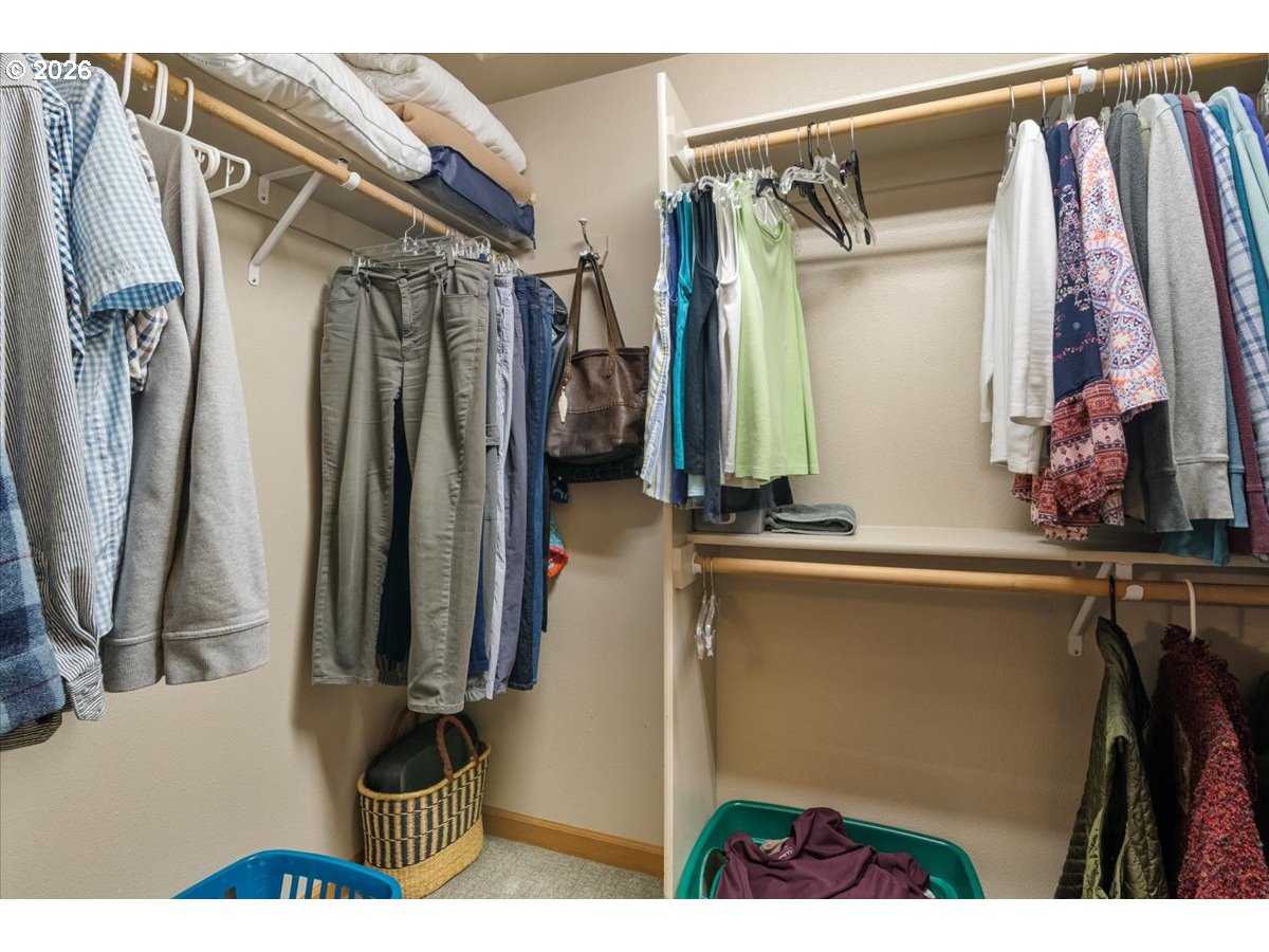 210 South 2nd Street Carlton, OR 97111 - Photo 27 of 48 Primary Bedroom