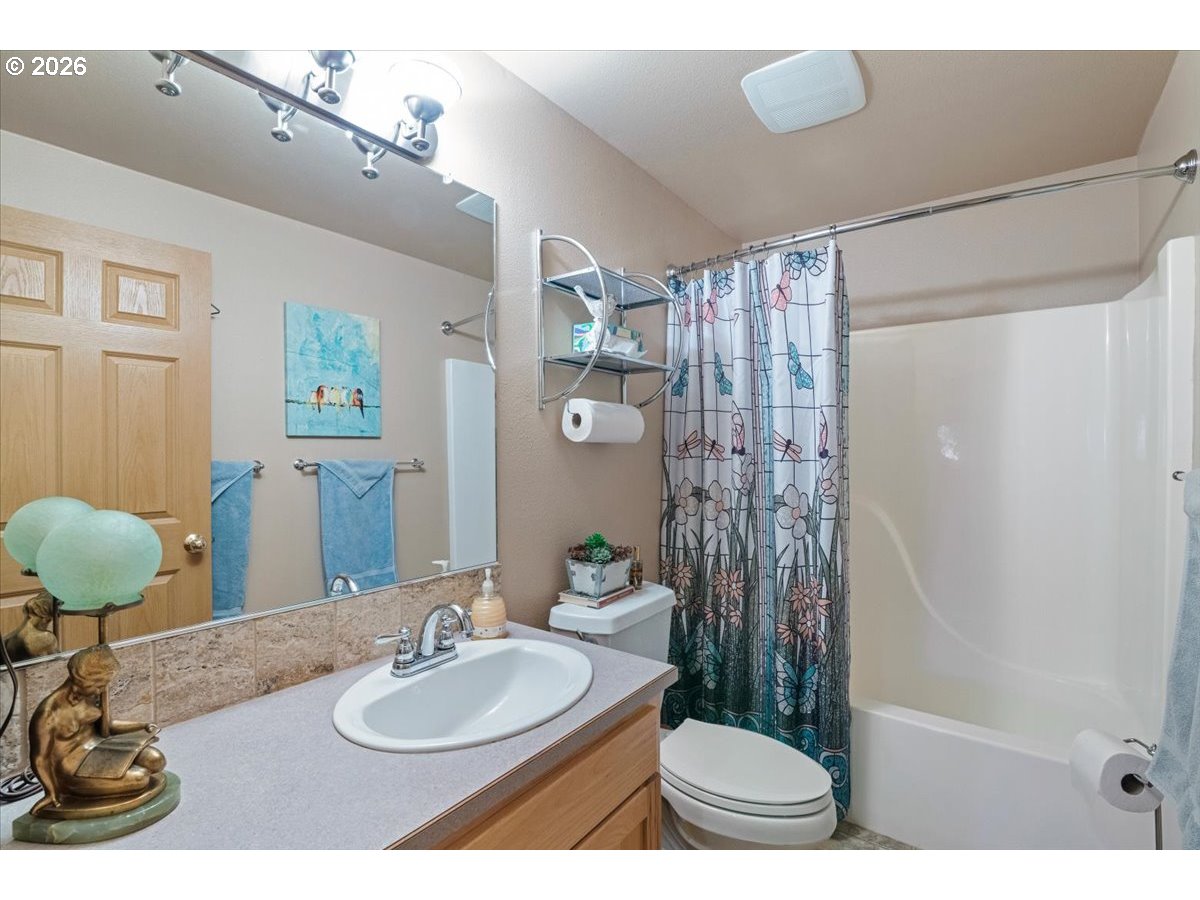 210 South 2nd Street Carlton, OR 97111 - Photo 31 of 48 Bathroom