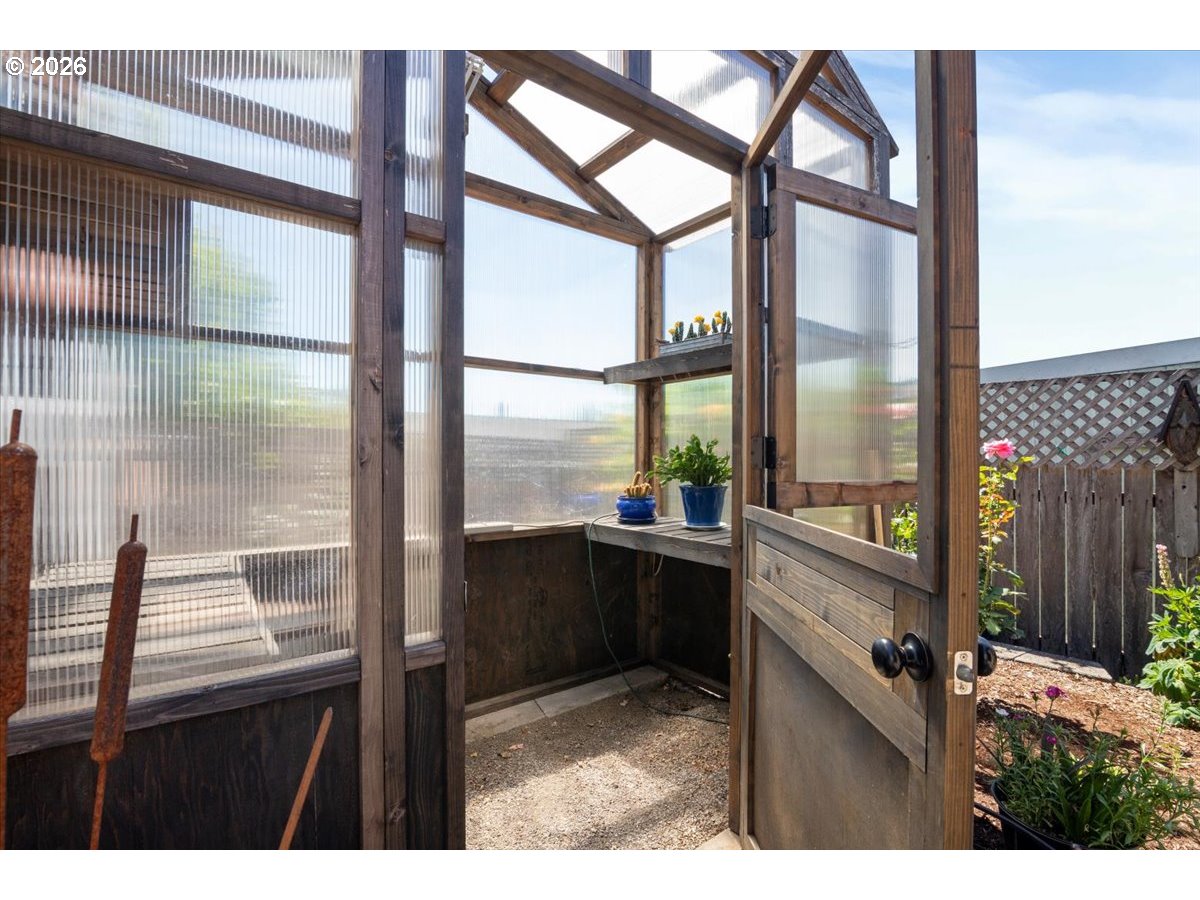 210 South 2nd Street Carlton, OR 97111 - Photo 35 of 48 Greenhouse