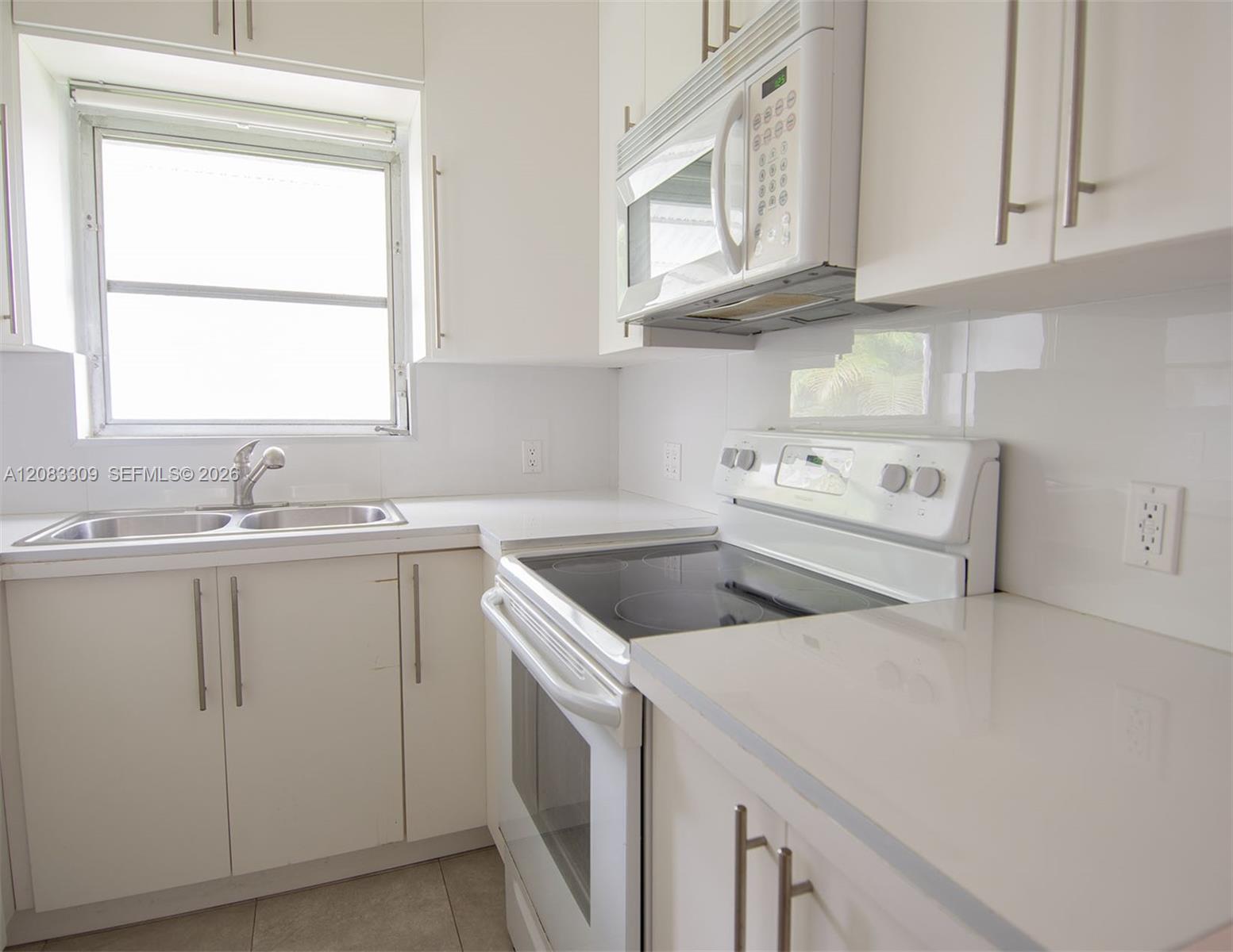 6090 Southwest 27th Street Miami, FL 33155 - Photo 12 of 16 Gallery Image 12