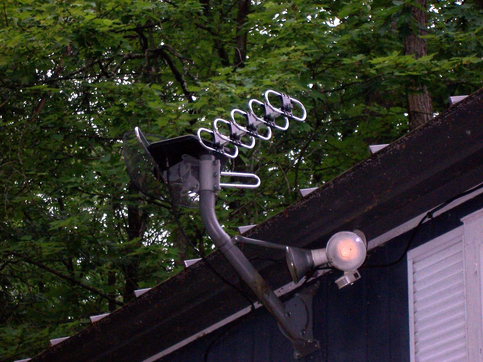 409 Marvin Road Roscommon, MI 48653 - Photo 25 of 29 TV Antenna