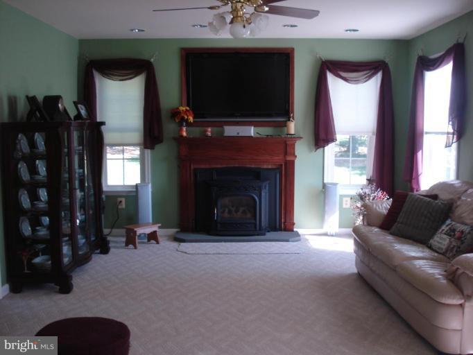 12629 Manor Road Glen Arm, MD 21057 - Photo 7 of 30 Living Room