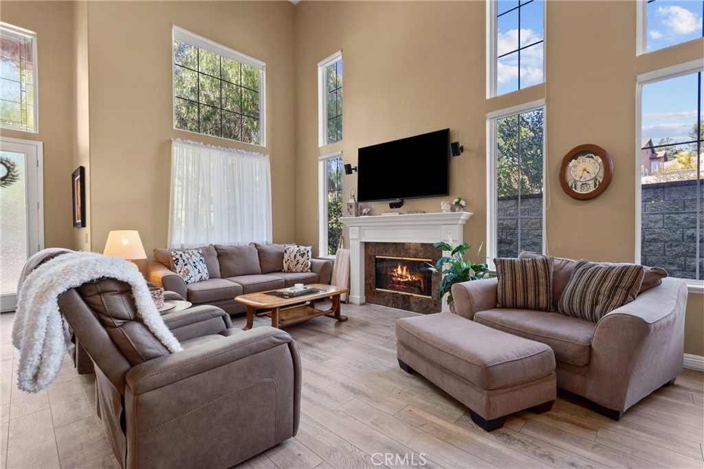 82 Springfield Mission Viejo, CA 92692 - Photo 10 of 68 Living Room
