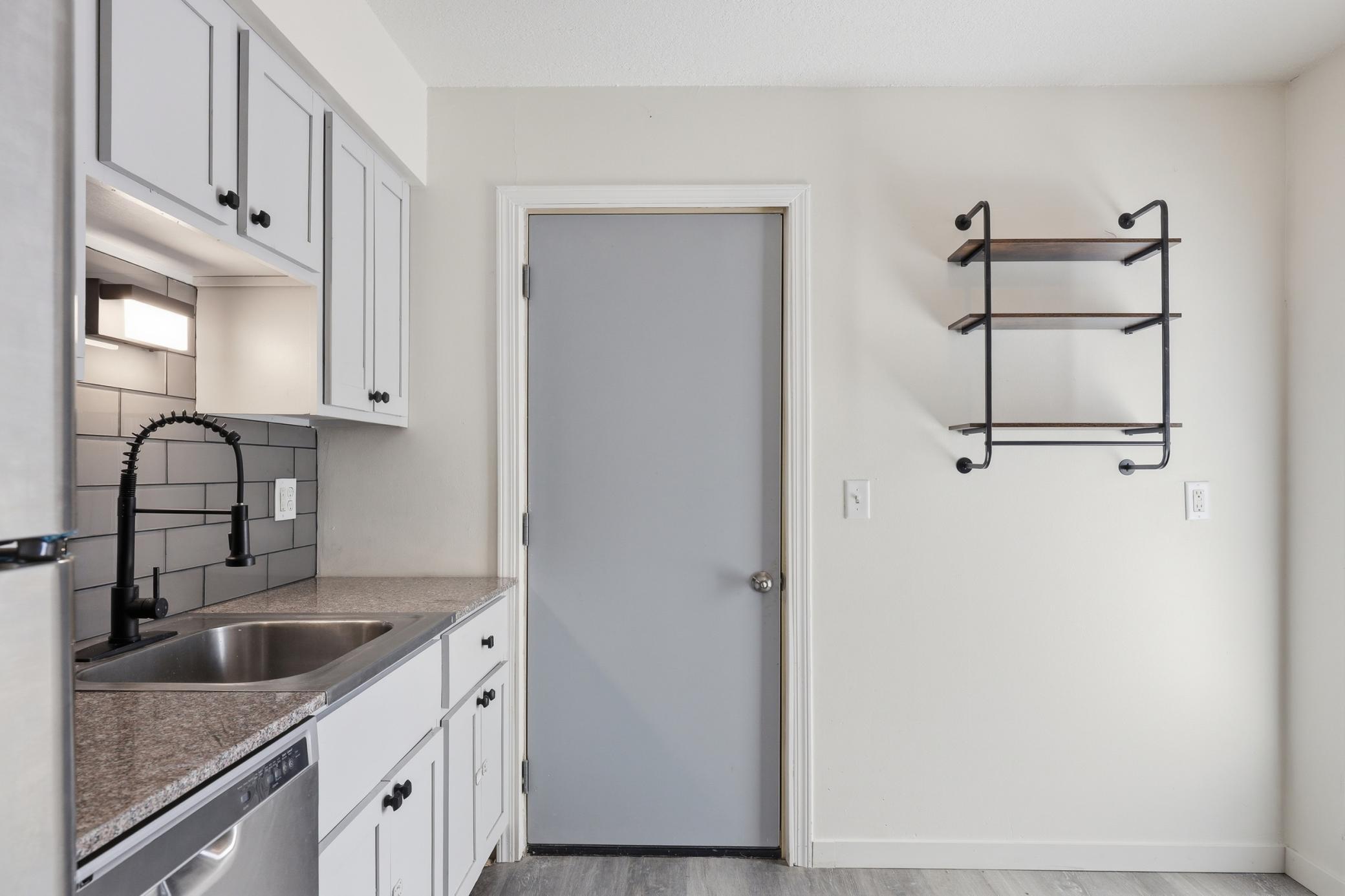 323 East 43rd Street Minneapolis, MN 55409 - Photo 20 of 32