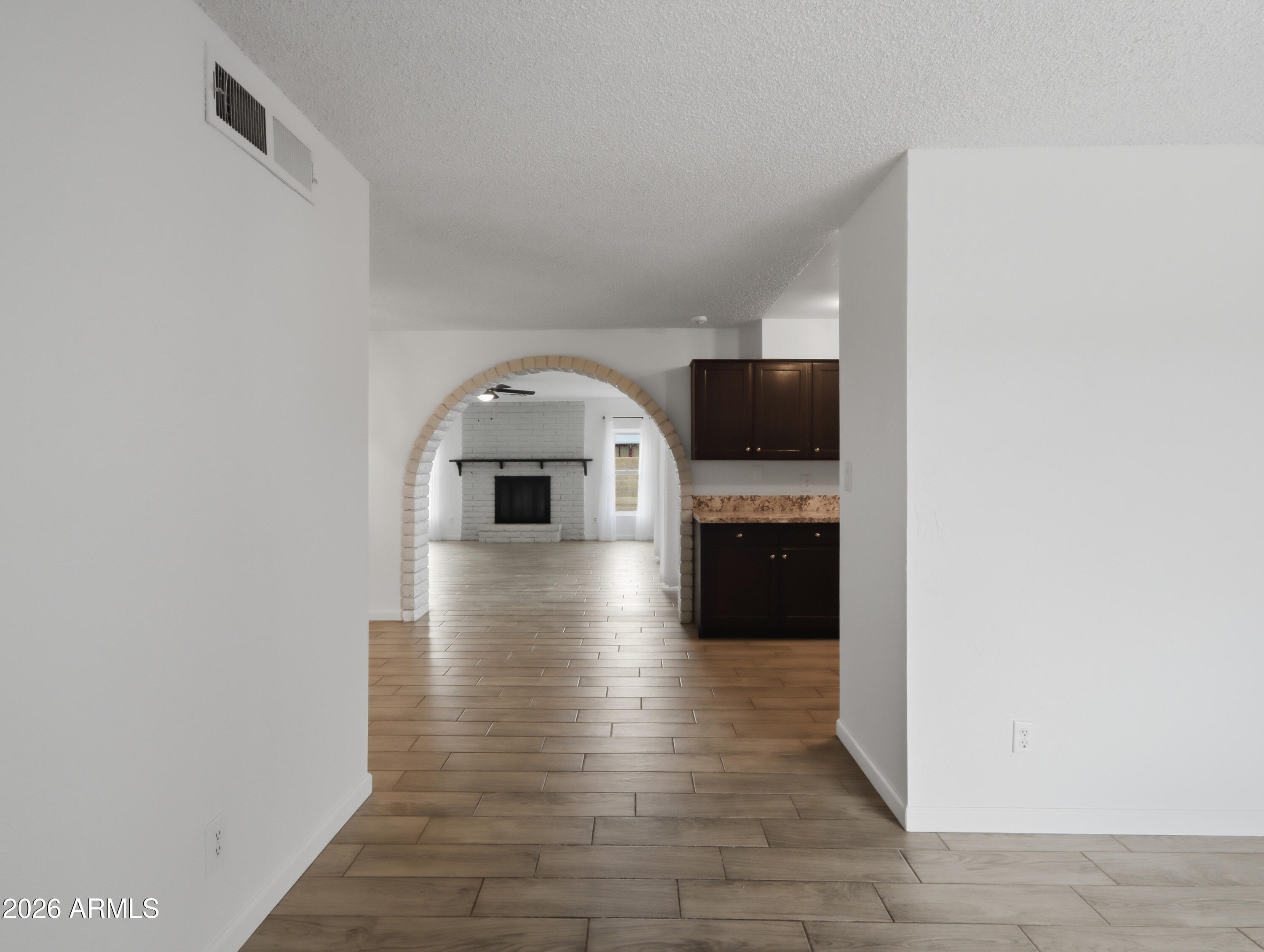3749 West Dailey Street Phoenix, AZ 85053 - Photo 4 of 38 Dailey-4