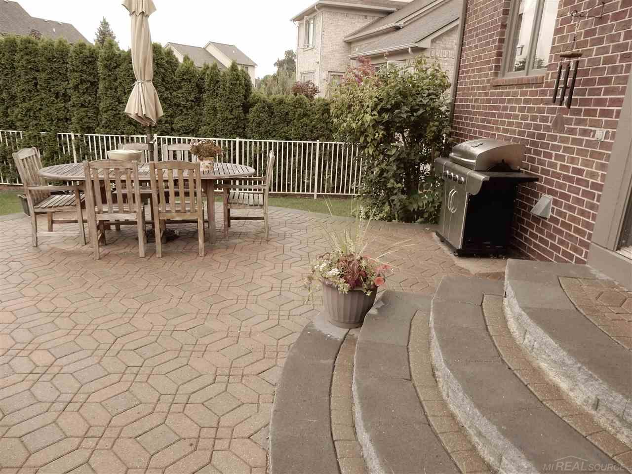 2007 Peterwood Rochester Hills, MI 48307 - Photo 38 of 40