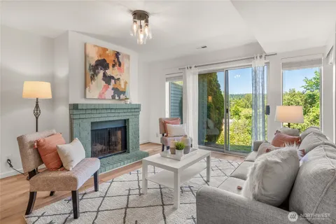 $930,000 | 7250 Northeast Old Redmond Road, Unit D115, Redmond, WA 98052