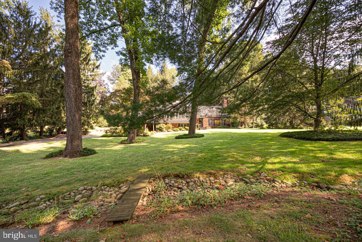 2 Locust Lane Rose Valley, PA 19086 - Photo 4 of 55