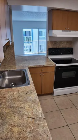 $2,040 | 11120 Southwest 196th Street, Unit 302, Cutler Bay, FL 33157
