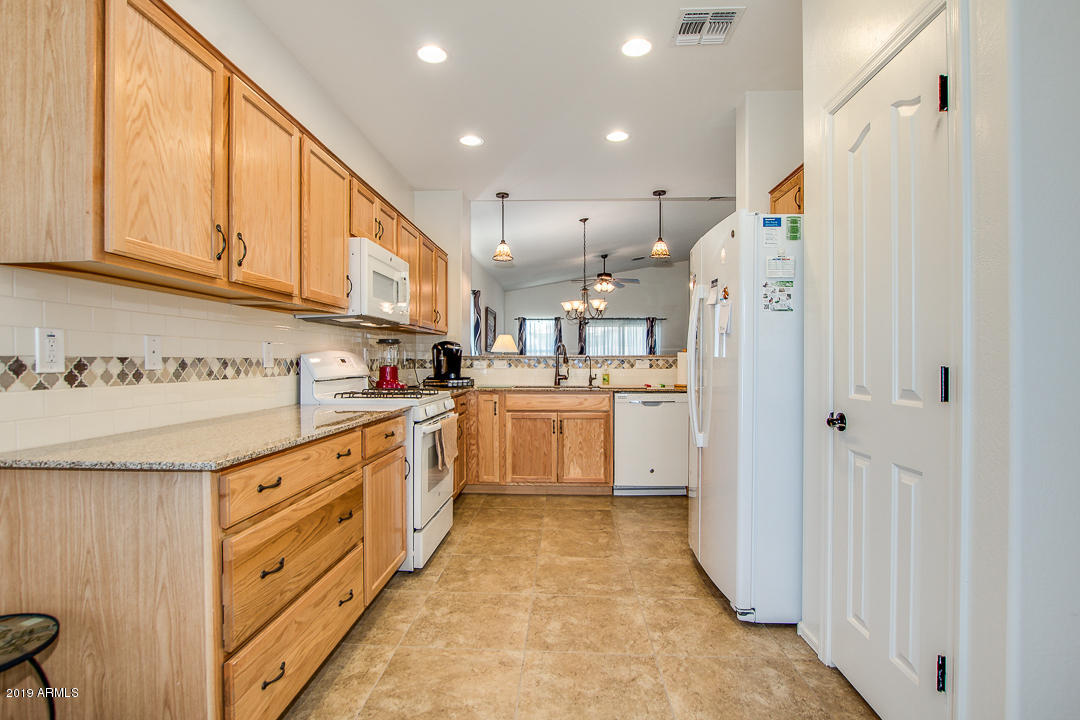 2728 East Mewes Road Gilbert, AZ 85298 - Photo 7 of 27 09-Mews