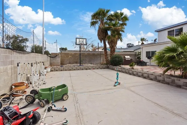 $2,180 | 4602 Inland Court, Las Vegas, NV 89147