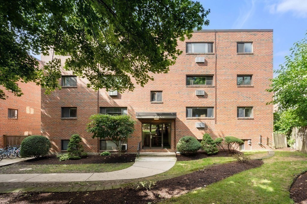 8 Riverside Street, Unit 22 Watertown, MA 02472 - Photo 5 of 23 Gallery Image 5