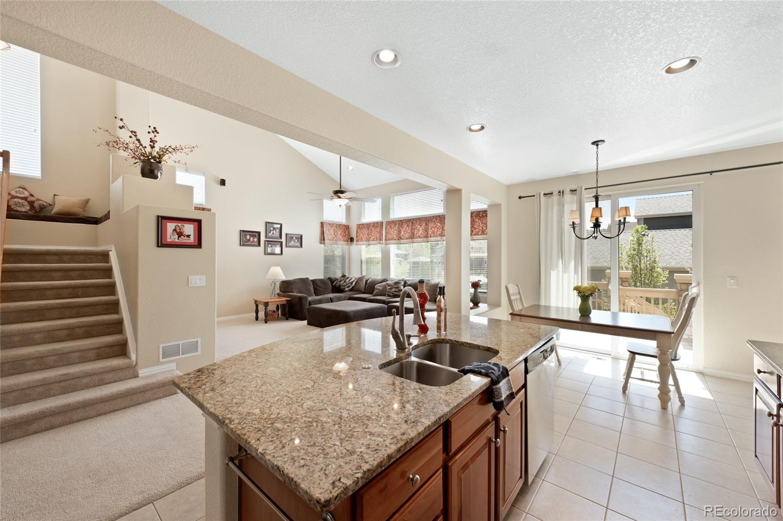 2924 Oakshire Court Highlands Ranch, CO 80126 - Photo 11 of 35