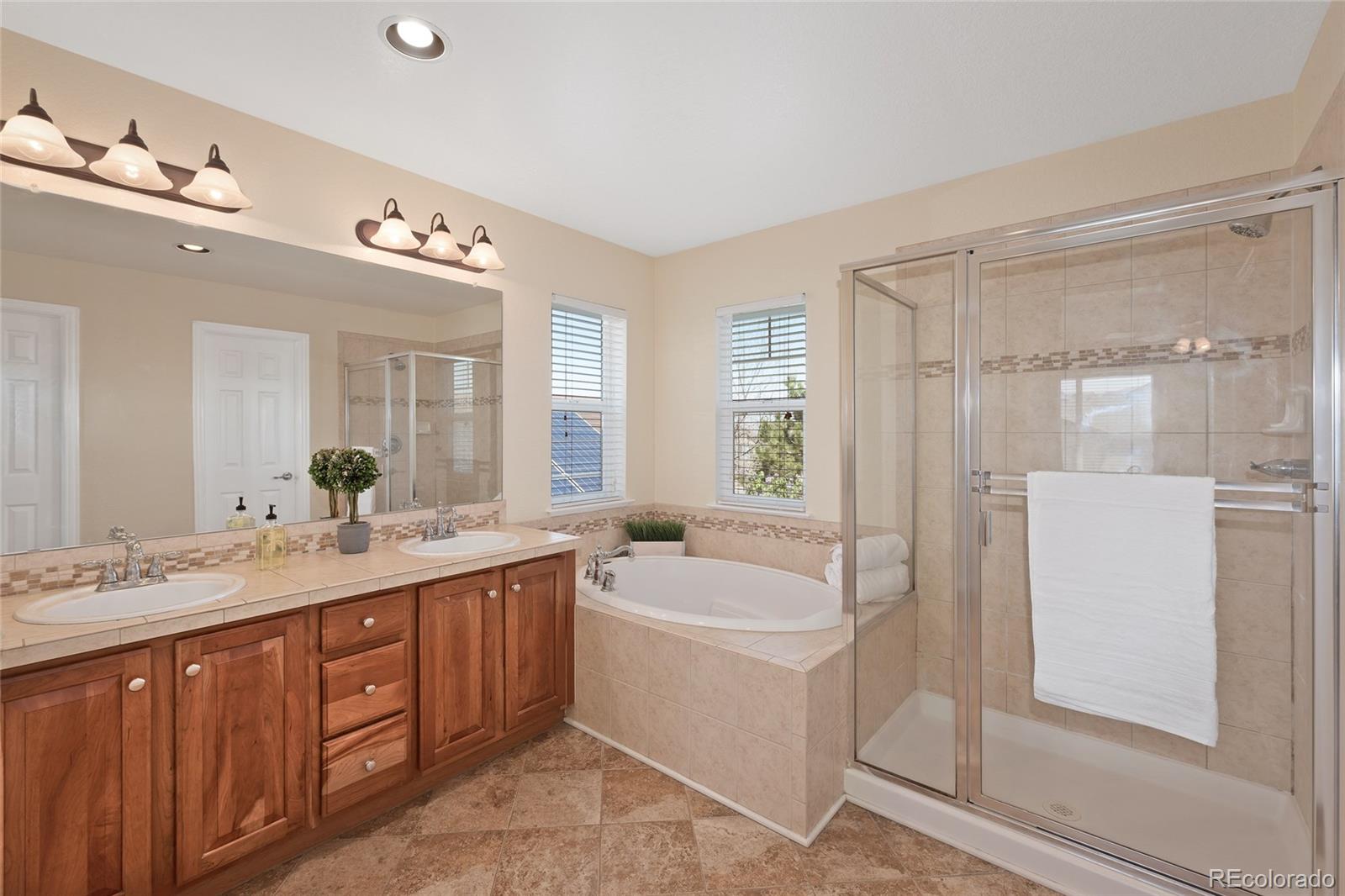 2924 Oakshire Court Highlands Ranch, CO 80126 - Photo 24 of 35