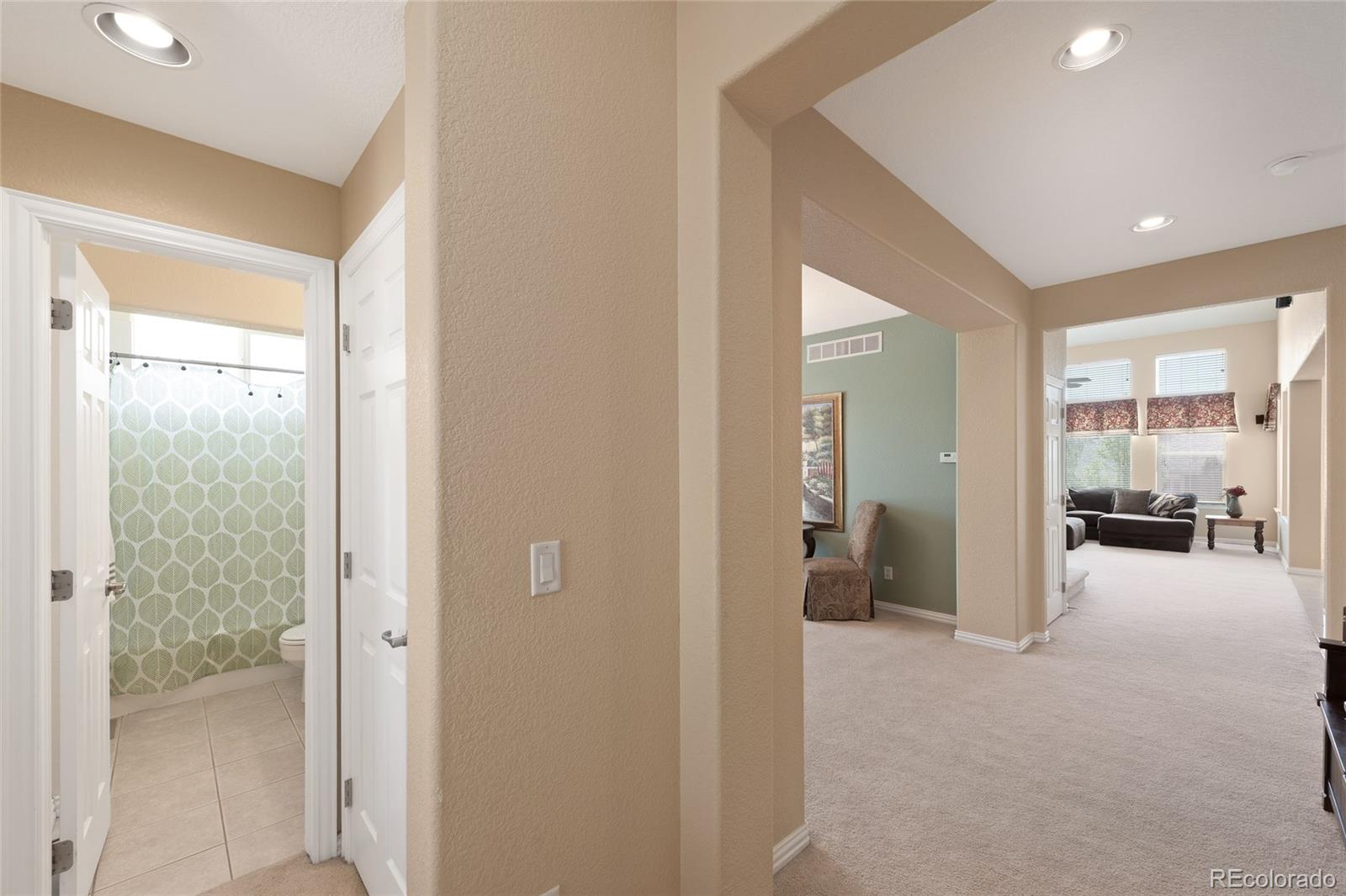 2924 Oakshire Court Highlands Ranch, CO 80126 - Photo 3 of 35