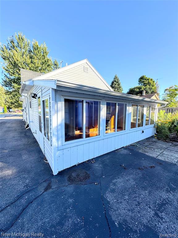 1238 South Genesee Road Burton, MI 48509 - Photo 8 of 38