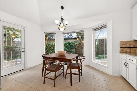 $559,000 | 6 Skyland Place, The Woodlands, TX 77381