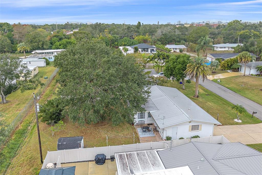 2930 Floyd Street Sarasota, FL 34239 - Photo 5 of 32