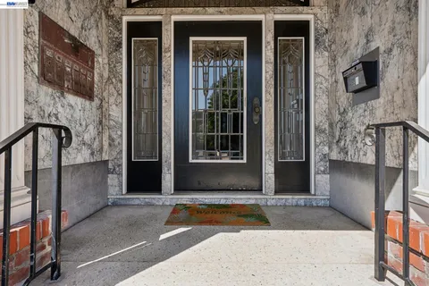$1,899,000 | 2021 Clinton Avenue, Alameda, CA 94501