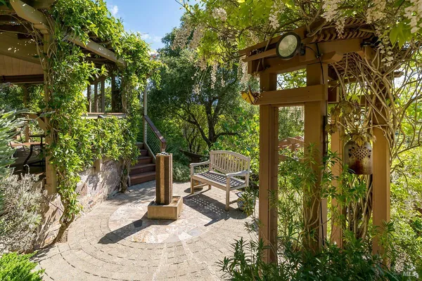 $4,500,000 | 39 Tomahawk Drive, San Anselmo, CA 94960