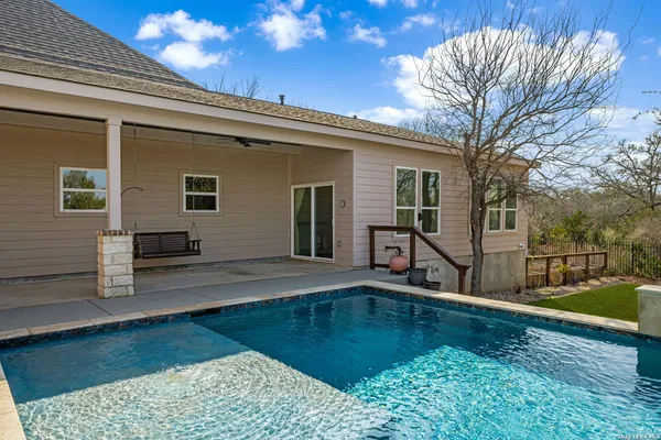 $920,000 | 588 Texas, Castroville, TX 78009