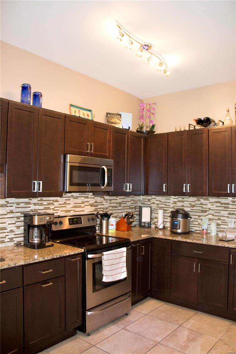 2321 Rutger Street, Unit D St. Louis, MO 63104 - Photo 9 of 26 Gallery Image 9