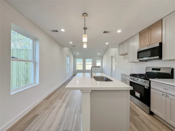 $1,750 | 2726 Discovery Trails, Conroe, TX 77301