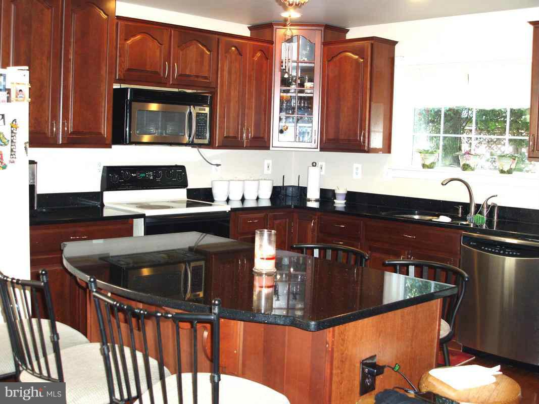 2520 Flint Hill Road Vienna, VA 22181 - Photo 2 of 12 Kitchen