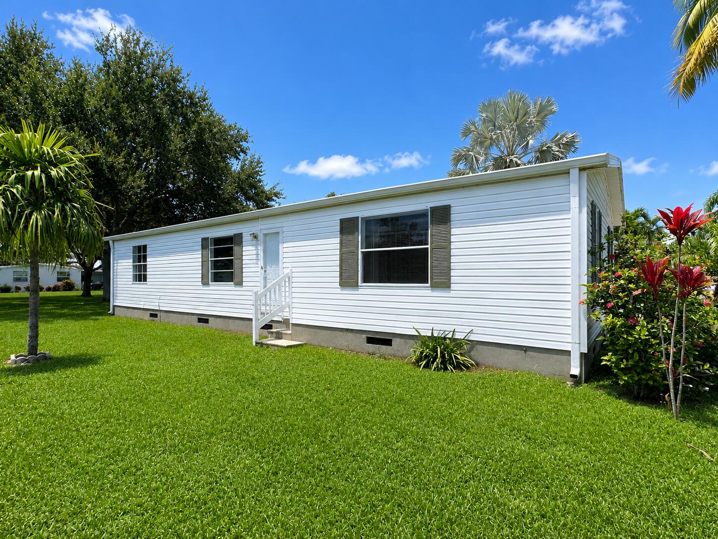 8294 East Club Road Boca Raton, FL 33433 - Photo 7 of 37 Side View