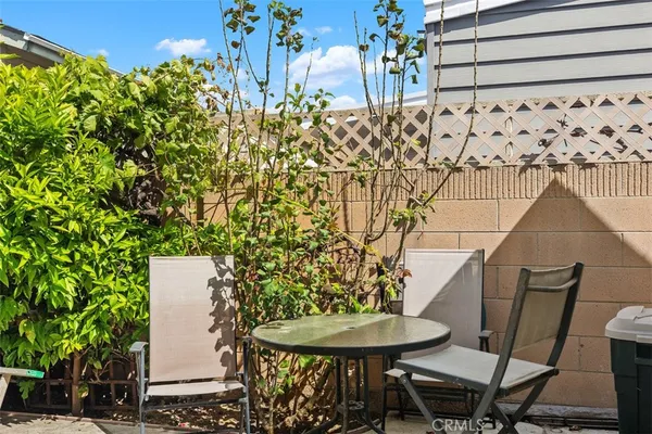 $300,000 | 19361-84 Brookhurst Street, Unit 84, Huntington Beach, CA 92646