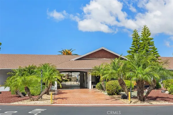 $300,000 | 19361-84 Brookhurst Street, Unit 84, Huntington Beach, CA 92646
