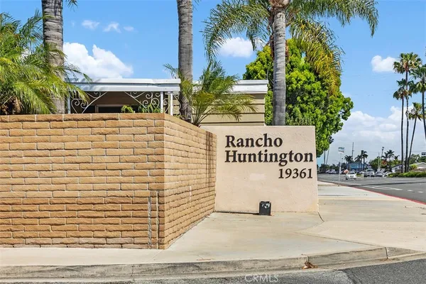 $300,000 | 19361-84 Brookhurst Street, Unit 84, Huntington Beach, CA 92646