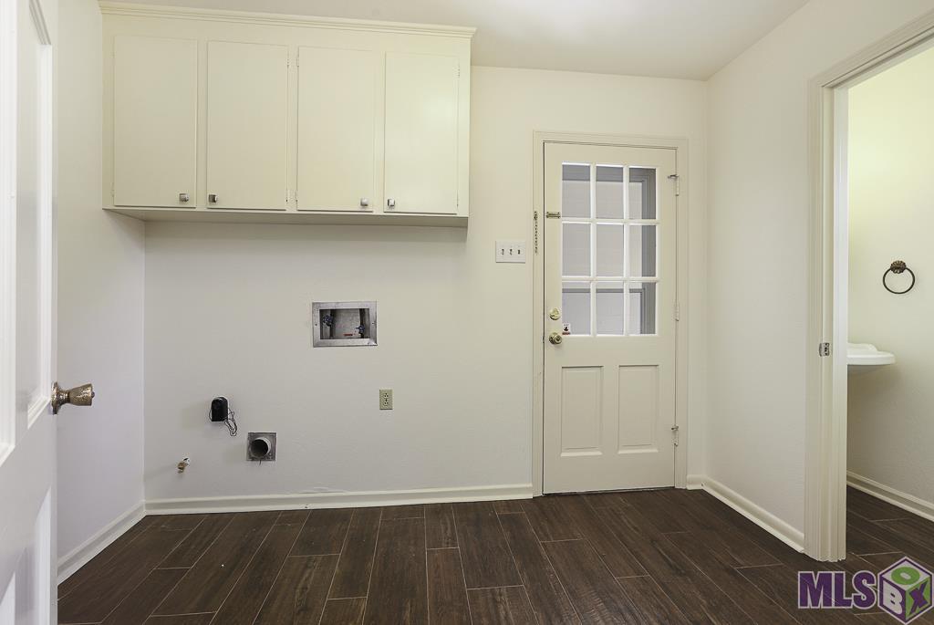 5621 Hyacinth Avenue Baton Rouge, LA 70808 - Photo 17 of 39 Laundry rm