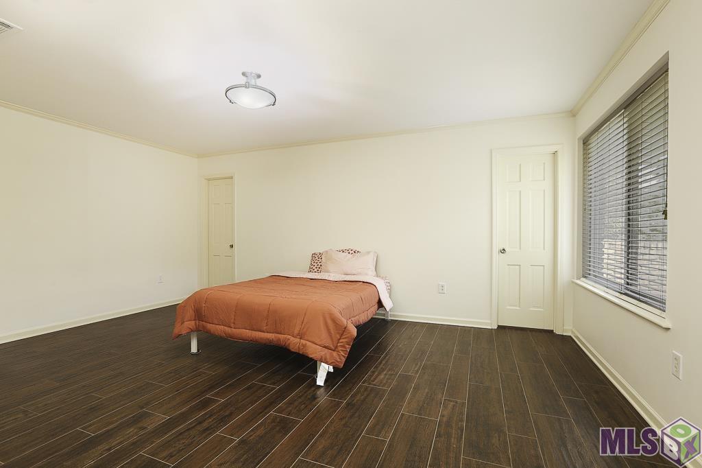 5621 Hyacinth Avenue Baton Rouge, LA 70808 - Photo 23 of 39 Primary bedroom
